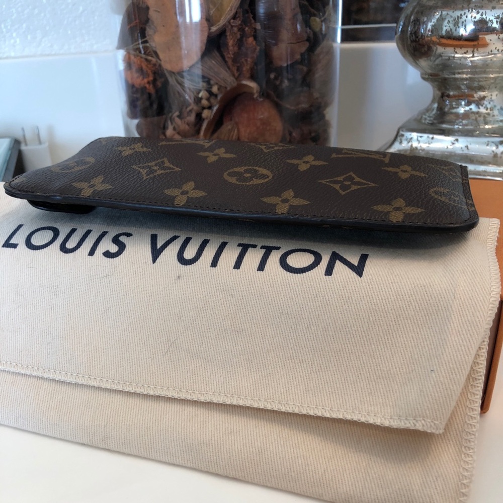 Louis Vuitton Sunglasses Case MM ❌❌SOLD❌❌ - Picture 3 of 6